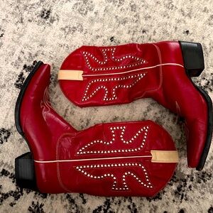Red Leather Ladies Frye Studded Snip Toe Boot 8.5M